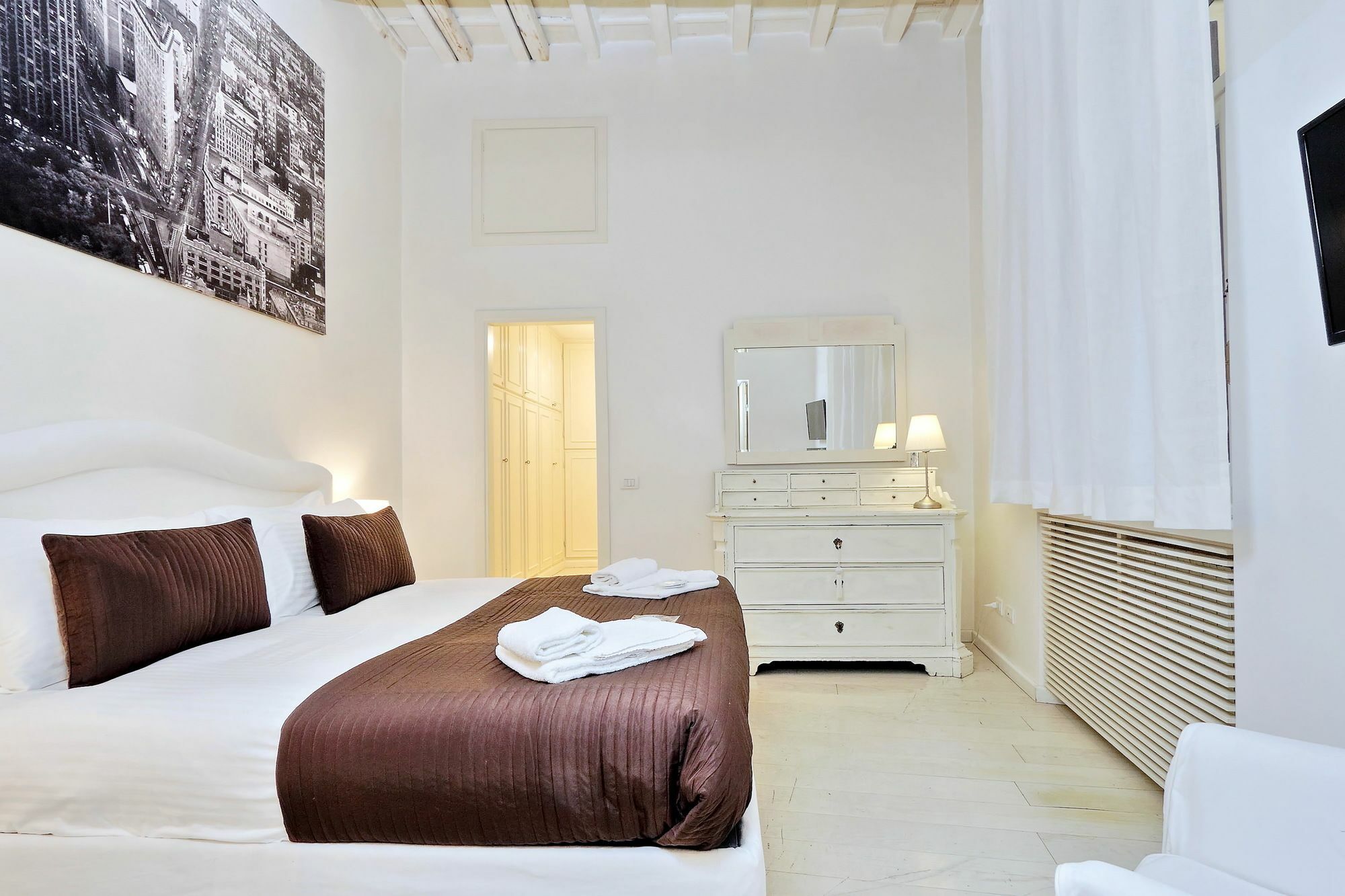 Triton Place Rome