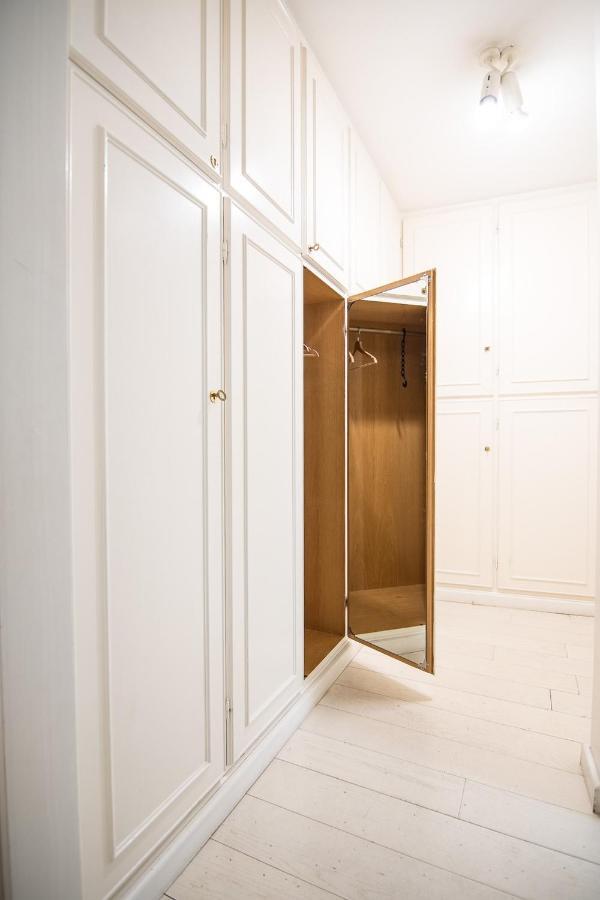 Triton Place Apartment *