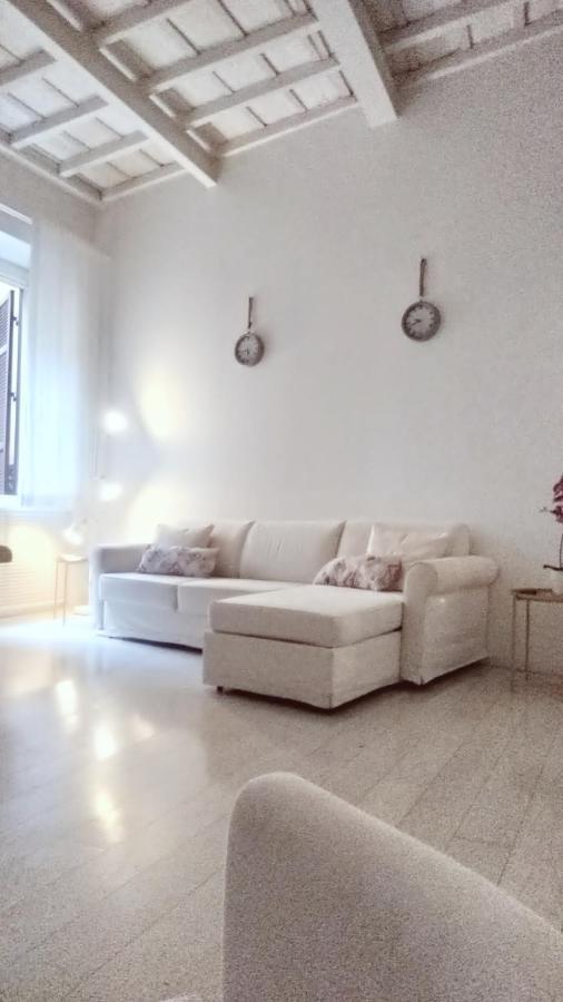 Triton Place Apartment *
